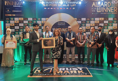 Indonesia The Winner Awards - Best Inspiring & Creativity Women Award 2023 Bersama Majalah Penghargaan Indonesia di Jakarta, Jumat (24/2/2023).