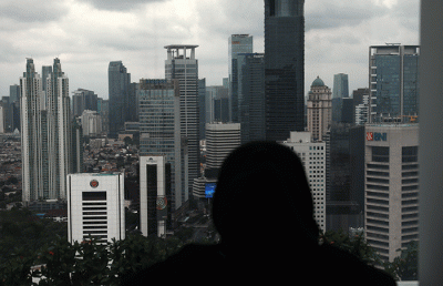 Gedung bertingkat terlihat dari ketinggian di kawasan Jakarta Pusat, Kamis (23/2/2023).