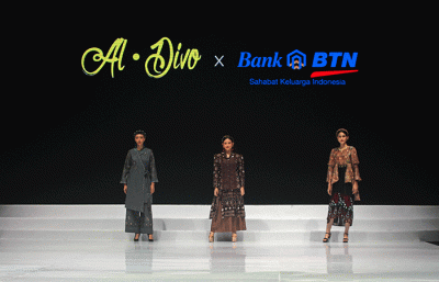 Sejumlah model tampil mengenakan busana koleksi Al.Divo x Bank BTN dalam Indonesia Fashion Week (IFW) 2023 di Jakarta Convention Center (JCC), Senayan.