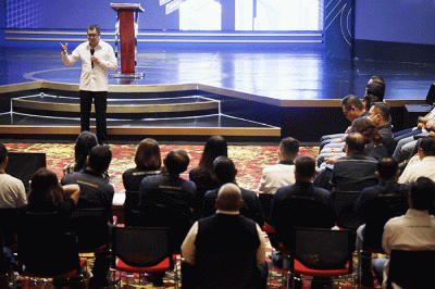Executive Chairman MNC Group Hary Tanoesoedibjo memberikan arahan kepemimpinan kepada jajaran Direksi grup Financial Services.