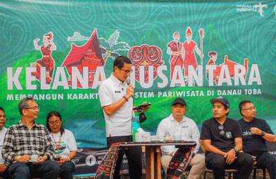 Menteri Pariwisata dan Ekonomi Kreatif, Sandiaga Uno menghadiri kegiatan Kelana Nusantara di Pizza Andaliman, Kabupaten Toba, Sumatra Utara.