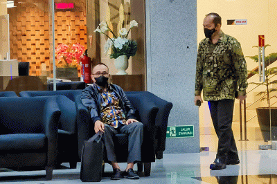 Mantan pejabat Ditjen Pajak Rafael Alun Trisambodo usai menjalani pemeriksaan terkait Laporan Harta Kekayaan Penyelenggara Negara.