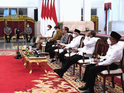 Presiden Joko Widodo meminta secara tegas kepada seluruh jajaran aparatur sipil negara (ASN) agar dapat displin dalam menghilangkan sifat hedonisme.