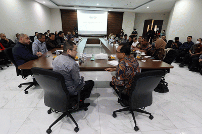 Executive Chairman MNC Group Hary Tanoesoedibjo bersama jajaran direksi MNC Media menerima kunjungan Menteri Perhubungan Budi Karya Sumadi bersama jajaran.