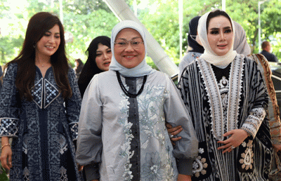 Menaker Ida Fauziyah memberikan paparannya saat acara Soft Launching dan Fashion Show Wastra Nusantara Collaboration Project Albis Group X Olla on Ethnic.