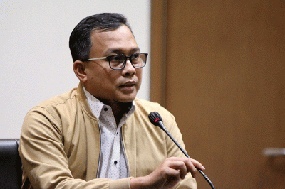 Juru bicara Komisi Pemberantasan Korupsi (KPK) Ali Fikri saat memberikan keterangan pers di Gedung KPK, Jakarta, Selasa  (7/3/2023).