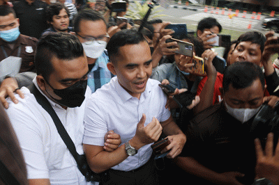Mantan Kepala Bea Cukai Yogyakarta, Eko Darmanto usai menjalani pemeriksaan di Gedung Merah Putih, KPK, Jakarta, Selasa (7/3/2023).