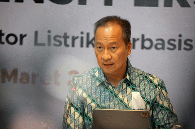 Keterangan pers terkait pemberian subsidi kendaraan bermotor listrik berbasis baterai (KBLBB) di Kantor Kemenko Kemaritiman dan Investasi, Jakarta.