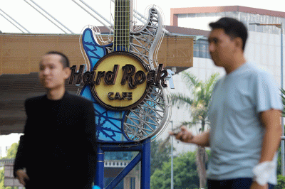 Suasana Hard Rock Cafe di kawasan SCBD, Jakarta, Rabu (8/3/2023).
