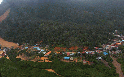 Foto udara Kampung Genteng, Desa Pangkalan, Kecamatan Serasan, Kabupaten Natuna yang terdampak tanah longsor, Rabu (8/3/2023).