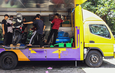 Sejumlah peserta mengikuti pelatihan kursus kerja otomotif ringan secara gratis yang digelar oleh PPKPI di kawasan Munjul, Jakarta Timur, Kamis (9/3/2023).