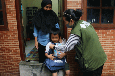 Anugrah Rizky (8), merupakan salah satu siswa SD yang tinggal di daerah Petojo Utara, Jakarta Pusat.