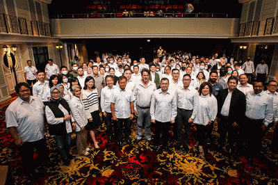 Executive Chairman MNC Group Hary Tanoesoedibjo saat memberikan arahan kepada karyawan dalam acara MNC Land dan Group Forum di MNC Confrence Hall, iNews Tower.