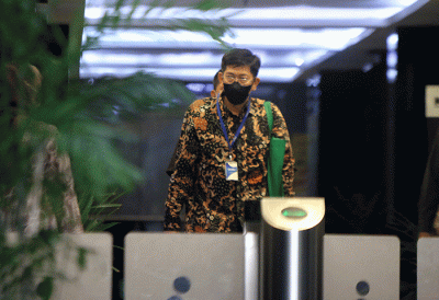 Kepala Kantor Pajak Madya Jakarta Timur Wahono Saputro Usai menjalani pemeriksaan di Gedung Merah Putih, KPK Jakarta, Selasa (14/3/2023).