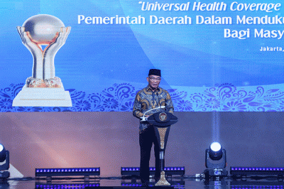 Wakil Presiden KH Ma'ruf Amin memberikan sambutan usai menyerahkan penghargaan Cakupan Kesehatan Semesta atau Universal Health Coverage (UHC) di Indonesia.
