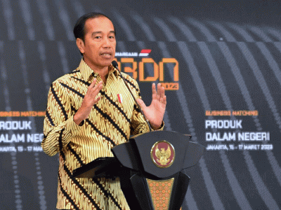Presiden Joko Widodo memberikan sambutannya saat membuka acara Business Matching Produk Dalam Negeri Tahun 2023 di Istora Senayan, Jakarta, Rabu (15/3/2023).
