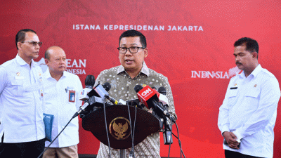 Kepala Badan Pangan Nasional, Arief Prasetyo Adi memberikan paparannya usai mengikuti rapat yang dipimpin oleh Presiden Joko Widodo di Istana Merdeka.