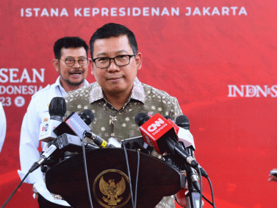 Kepala Badan Pangan Nasional, Arief Prasetyo Adi memberikan paparannya usai mengikuti rapat yang dipimpin oleh Presiden Joko Widodo di Istana Merdeka.