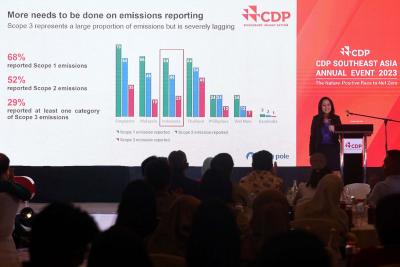 Regional Director, Climate Strategies South Pole Shruti Singh memberikan paparan pada accara CDP Southeast Asia Annual Event 2023