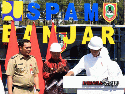 Presiden Joko Widodo meresmikan Sistem Penyediaan Air Minum (SPAM) Banjarbakula di Kota Banjarbaru, Kalimantan Selatan, Jumat (17/3/2023).