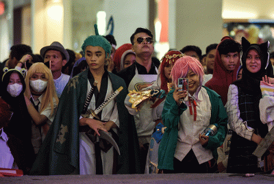 Puluhan cosplayer adu penampilan di atas panggung Cosplayer Competition di Atrium Pusat Perbelanjaan OPI Jakabaring, Banyuasin, Minggu (19/3/2023).