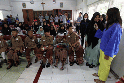 Menyambut bulan suci Ramadan, SMA Pangudi Luhur menggelar kegiatan Berbagi Kasih dan Kebaikan.