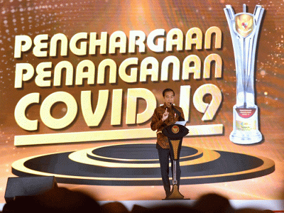 Presiden Joko Widodo memberikan paparannya saat acara Penyerahan Penghargaan Penanganan Covid-19, di Gedung Dhanapala, Kementerian Keuangan, Jakarta.