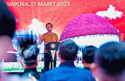 Presiden Joko Widodo memberikan sambutannya saat meresmikan Papua Youth Creative Hub (PYCH) di Kota Jayapura, Selasa (21/3/2023).