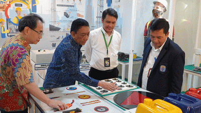 Penandatanganan kolaborasi Program Pembinaan UMKM antara Astra melalui YDBA dan Politeknik STMI Jakarta di Sunter, Jakarta Utara, Selasa (21/3/2023).