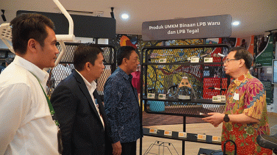 Penandatanganan kolaborasi Program Pembinaan UMKM antara Astra melalui YDBA dan Politeknik STMI Jakarta di Sunter, Jakarta Utara, Selasa (21/3/2023).