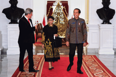 Presiden Joko Widodo menerima Duta Besar Palestina untuk Indonesia, Zuhair Al-Shun, di Istana Merdeka, Jakarta, Jumat (24/3/2023).