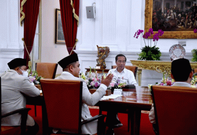 Presiden Joko Widodo menerima kunjungan perwakilan Pimpinan Pusat (PP) Pemuda Muhammadiyah di Istana Merdeka Jakarta, Senin (27/3/2023).