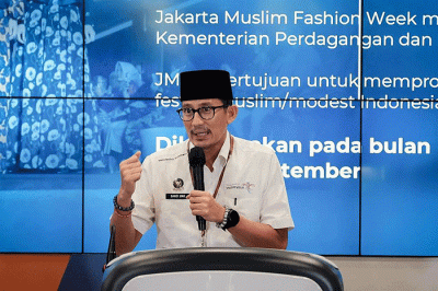 Menparekraf Sandiaga Uno memberikan paparannya dalam acara 