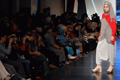 Menparekraf Sandiaga Uno memberikan paparannya dalam acara 
