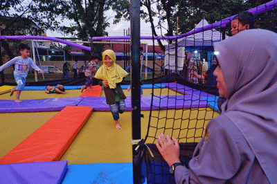 Forum Kemanusiaan Kota Makassar (FKKM) mengelar Gammara (Gema Manggala Market Ramadhan) di Lapangan Kecamatan Manggala, Makassar, Senin (27/3/2023).