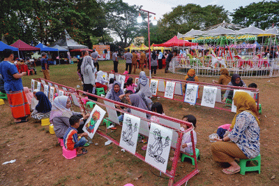 Forum Kemanusiaan Kota Makassar (FKKM) mengelar Gammara (Gema Manggala Market Ramadhan) di Lapangan Kecamatan Manggala, Makassar, Senin (27/3/2023).