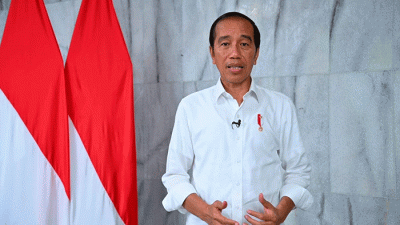 Presiden Jokowi memberikan keterangannya di Lanud Sultan Hasanuddin, Kabupaten Maros, Sulawesi Selatan, Kamis (30/3/2023).