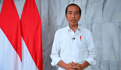 Presiden Jokowi memberikan keterangannya di Lanud Sultan Hasanuddin, Kabupaten Maros, Sulawesi Selatan, Kamis (30/3/2023).