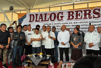 Pedagang pakaian bekas di Pasar Senen, Jakarta, menyampaikan uneg-uneg dan kegelisahan mereka secara langsung kepada Mendag Zulhas, Kamis (30/3/2023).