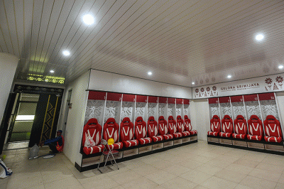 Berbagai pekerjaan di Stadion Gelora Sriwijaya Jakabaring Palembang tetap berjalan, Kamis (30/3/2023).