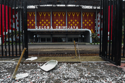 Berbagai pekerjaan di Stadion Gelora Sriwijaya Jakabaring Palembang tetap berjalan, Kamis (30/3/2023).