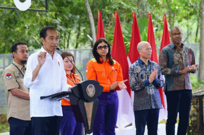 Presiden Jokowi memberikan sambutannya saat meresmikan Taman Kehati Swerigading Wallacea di PT Vale Indonesia, Kabupaten Luwu Timur, Sulawesi Selatan.
