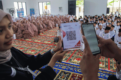 Ratusan santri mengikuti kegiatan Semarak Rupiah Ramadan dan Berkah idul Fitri (SERAMBI) Kantor Perwakilan Bank Indonesia Provinsi Sumatera Selatan.