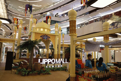 Suasana Ramadan di Lippo Mall kemang, Jakarta, Sabtu, (1/4/2023).