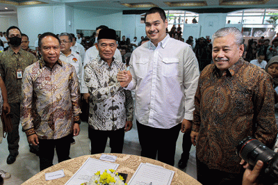 Menteri Pemuda dan Olahraga (Menpora) Dito Ariotedjo memberikan sambutan dalam acara serah terima jabatan di Auditorium Wisma Kemenpora, Jakarta.