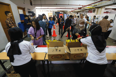 Pembukaan Bazaar Minyak Goreng di iNews Tower, MNC Center, Kebon Sirih, Jakarta Pusat, Kamis (6/4/2023).