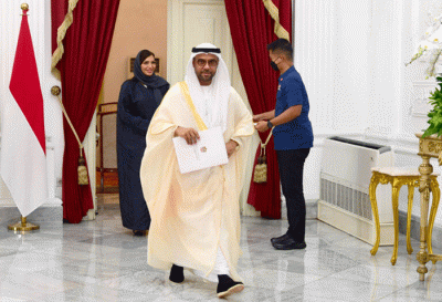 Presiden Joko Widodo menerima Duta Besar Persatuan Emirat Arab (PEA) untuk Republik Indonesia, Abdulla Salem Al Dhaheri, di Istana Merdeka, Jakarta.
