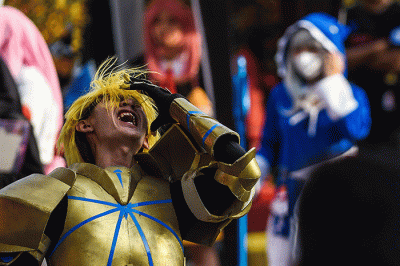 Puluhan cosplayer Palembang mengikuti cosplay competition di halaman pusat perbelanjaan Palembang Trade Center, Minggu (9/4/2023).