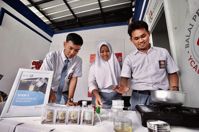 Peluncuran program IMCD Stem4Youth dalam rangka Hari Kreativitas dan Inovasi Dunia di Jakarta, Senin (10/4/2023).