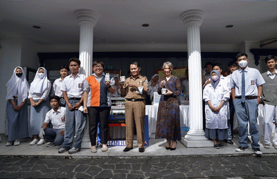 Peluncuran program IMCD Stem4Youth dalam rangka Hari Kreativitas dan Inovasi Dunia di Jakarta, Senin (10/4/2023).